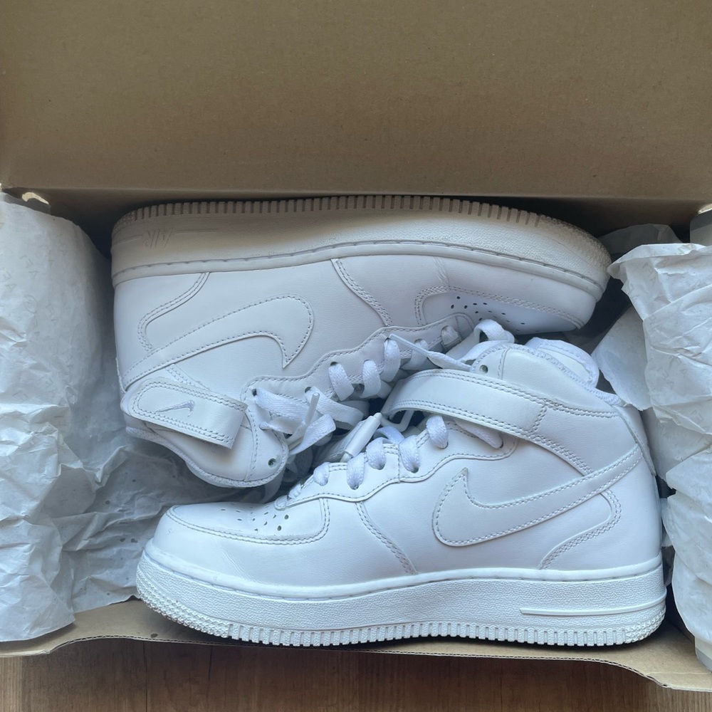 Womens Air Force 1 ‘07 MID